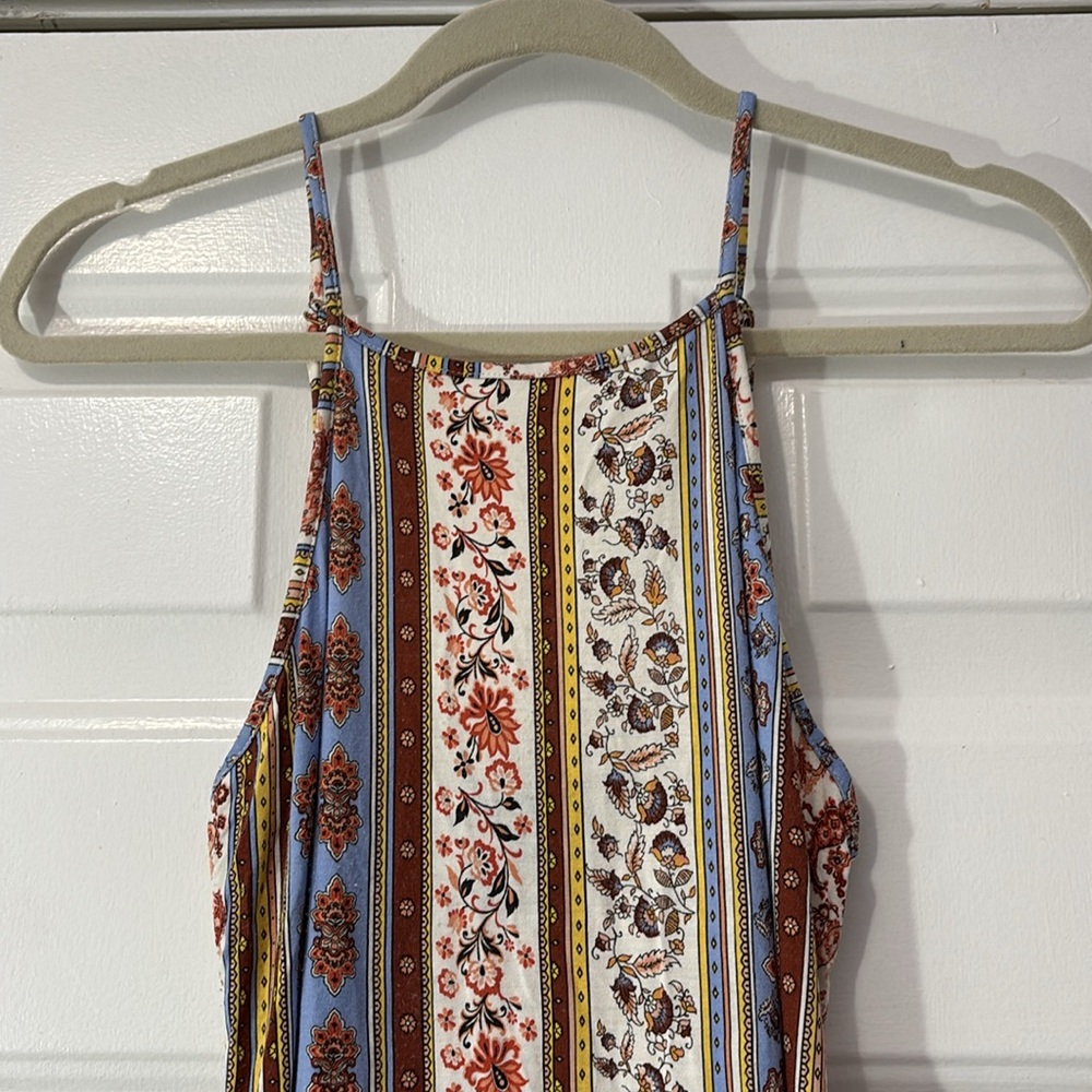 Forever 21 brand maxi dress. Size medium - Picture 2 of 5